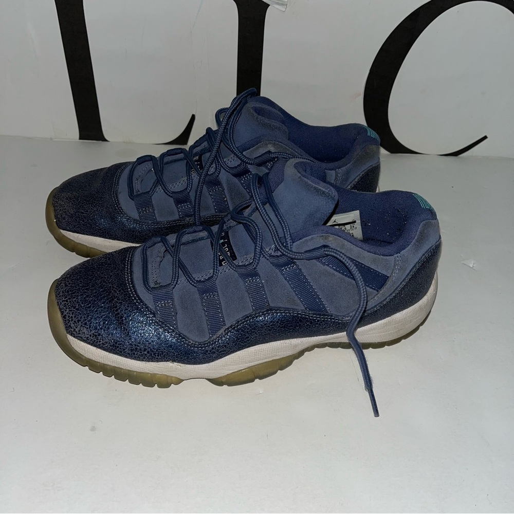 Nike Air Jordan 11 Low GS Blue Moon Shoes 580521-408 Youth Size 6Y